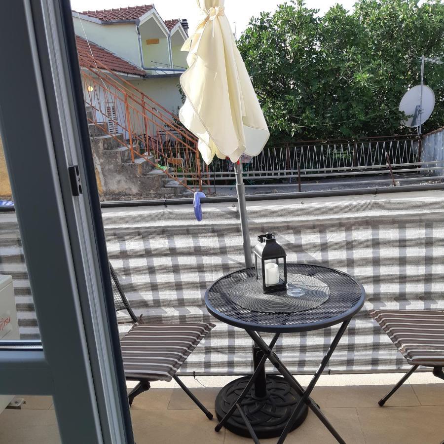 Apartman Laura M Βόντιτσε Εξωτερικό φωτογραφία